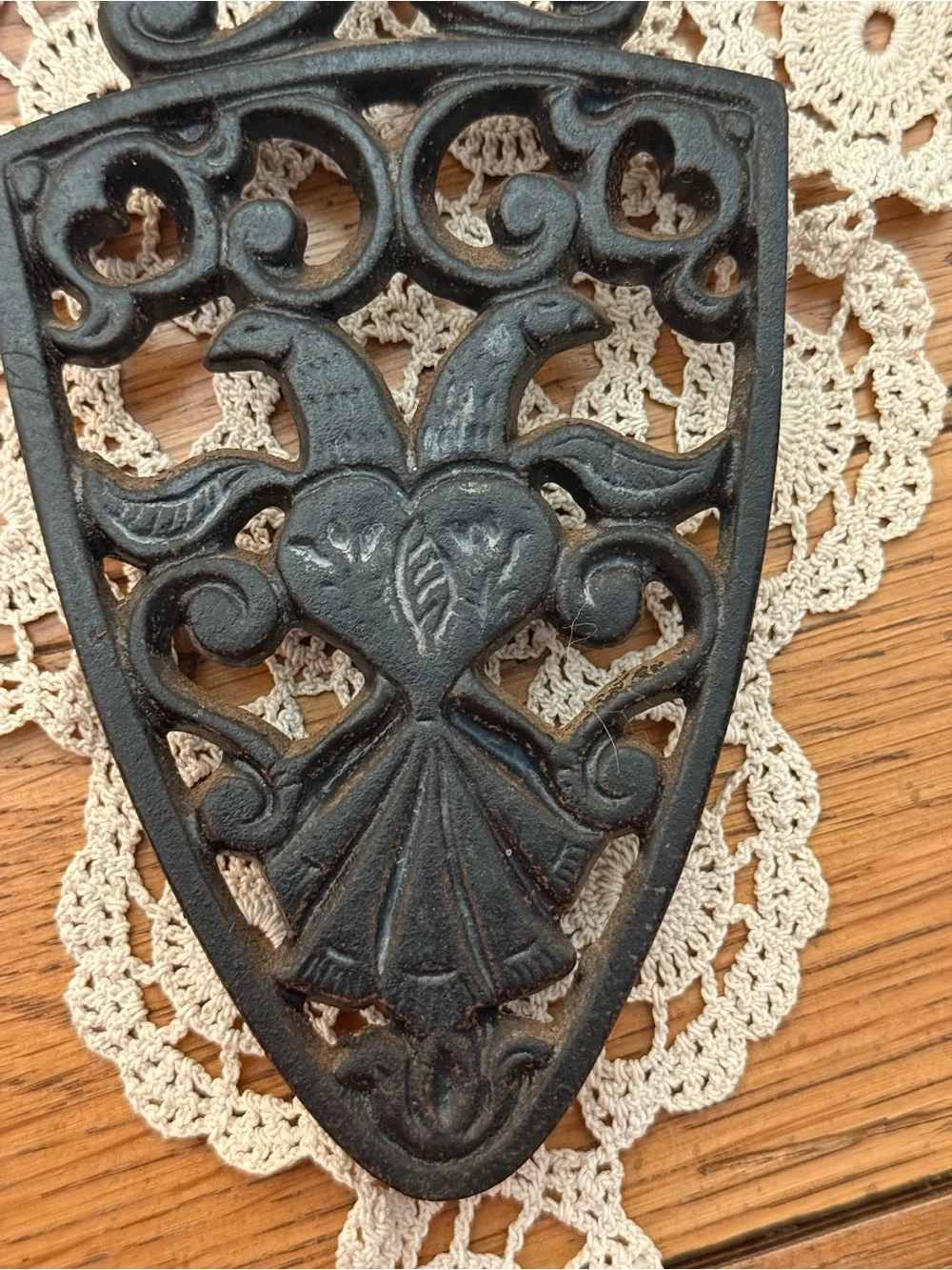 Trivet -2 Doves in a Heart cast iron # 260